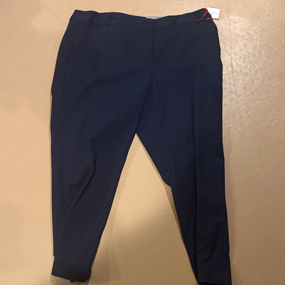 Talbots Hampshire Ankle Pants in Black. New with Tags